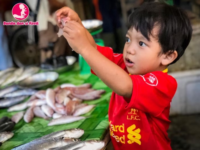 Manfaat Konsumsi Ikan untuk Anak: Tidur Lebih Nyenyak & Makin Cerdas